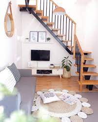 Karena karakter desain dengan konsep. Desain Interior Ruang Santai Nonton Tv Bawah Tangga Dengan Karpet Rotan Inspirasi Desain Rumah Terkini