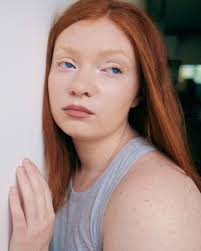 i like this beach pic better than the last one hehehe… anyways which is the  best NYFW after party tn?