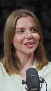 👉🏻Czy warto stosować kosmetyki na zmarszczki? 👉🏻Czy będą one  rozleniwiały skórę? Czy skóra może się do nich przyzwyczaić? 👉🏻Jakie  produkty wybrać? Postanowiliśmy zapytać o to kosmetologa medycznego