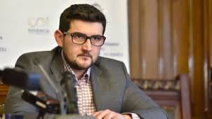 Așa e în românia, dar pare de neconceput ca o asemenea problemă importantă să fie fie blocată atât timp prin atacuri și tertipuri în instanță! Claudiu Manda Lia Olguta Vasilescu Ziare Com Mobile