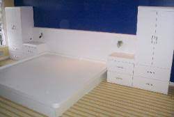 F 5 piece queen bedroom set; Formica Master Bedroom Mica Plathform Bed Formica Plathform Beds