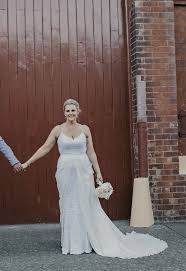 Karen Willis Holmes Anya With Genevieve Overlay Preowned Wedding Dress Save 61 Preowned Wedding Dresses Preloved Wedding Dresses Wedding Dresses