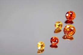 Gomed / cat's eyeis one of the gemstones which resembles the moon in its appearance. Gomed Stone Hessonite Gomed Mani Bhasma Pishti Benefits