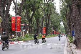 Ở khu vực trung bộ, phổ biến ban ngày trời nắng, chiều tối một vài nơi có mưa rào và dự báo thời tiết một số thành phố ngày 23/10: Dá»± Bao Thá»i Tiáº¿t 10 Ngay Tá»›i Tá»« 29 4 Ha Ná»™i Trá»i Láº¡nh Vá» Ä'em Va Sang Sá»›m