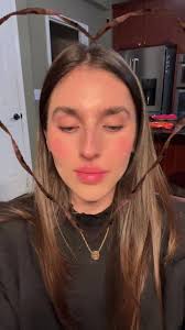 Elisha Estes's Instagram, Twitter & Facebook