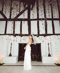 We did not find results for: Ariana Grande Die Exklusivbilder Und Details Zur Intimen Hochzeit Und Ihrem Brautkleid Vogue Germany