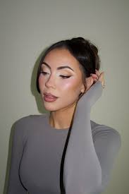 Got to do a makeup demo with Smith Cosmetics today at Sara Lindsay Makeup  Store! 💜