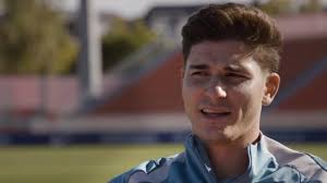 Does Julian Alvarez feel he's competing with fellow LaLiga newcomer Mbappe?