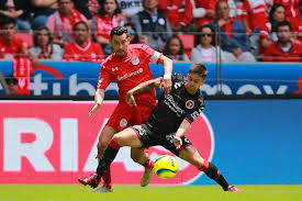 Recuerde que los canales estaran en linea 5 minutos antes de que inicie el partido. Damian Perez Zimbio