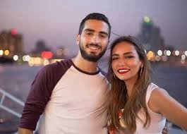 هنشوف مين هيضحك في الآخر. Ø³Ø§Ø±Ø© Ø§Ù„Ø·Ø¨Ø§Ø® ØªÙˆØ¬Ù‡ ØªØ­Ø°ÙŠØ±Ø§ Ø´Ø¯ÙŠØ¯Ø© Ø§Ù„Ù„Ù‡Ø¬Ø© Ù„Ù„Ù…ØªØ¹Ø§ÙˆÙ†ÙŠÙ† Ù…Ø¹ Ù…Ø­Ù…Ø¯ Ø§Ù„Ø´Ø±Ù†ÙˆØ¨ÙŠ Ø§Ù„Ù…ØµØ±ÙŠ Ø§Ù„ÙŠÙˆÙ…