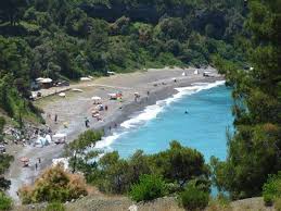 Μεγάλη άνοδος σημειώθηκε την τρίτη στα κρούσματα που ανακοίνωσε ο εοδυ, καθώς εντοπίστηκαν 3.428 περιπτώσεις, έπειτα από 103.701. Paralia Blaxia Boreia Eyboia Eviagreece