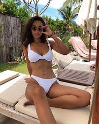 6,991 отметок «нравится», 153 комментариев — romy monteiro (@romymonteiro) в instagram: 11 8k Vind Ik Leuks 344 Opmerkingen Romy Monteiro Romymonteiro Op Instagram 1 Geposeerd 2 Niet Geposeerd En 3 White Bikini Tops Bikinis Bra Styles