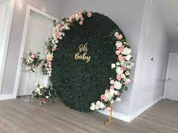 Maybe you would like to learn more about one of these? Diy Round Boxwood Grass Wall In 2021 Wall Backdrops Grass Wall Backdrop With Balloons Grass Wall Backdrop Wedding