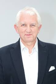 Stephen Oldfield's Instagram, Twitter & Facebook