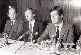 Awarded an obe in 1984, ferguson was brought south to take on the challenge at manchester united in 1986. 25 Years Of Sir Alex Ferguson Vasanth Seshadri Writes