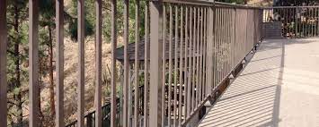 How to install a baseplate below a railing here are the sizes of base plate covers (bpc) needed: Installation Instructions Century Aluminum Railings