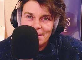 Cour-Maugis sur Huisne. Ces auteurs troquent stylo contre le micro de Sarah 