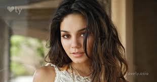 But this doesn't make them shy away from scissors or hair dye. Cute 5 Minute Hairstyles For Curly Hair Lovely Asia