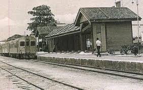 Keempat adalah harganya yang terjangkau. Sejarah Landasan Kereta Api Teluk Intan Ke Tapah Road