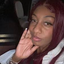 Lena Kinney's Instagram, Twitter & Facebook