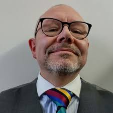 Neil McKenna 🌈🇪🇺🐻 (@neildmck)