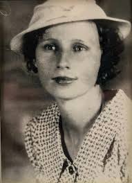 Restoring 1929 photo of 17-year-old grandmother