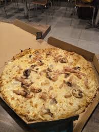 Today, i am showing pizza recipe from start to end Putry On Twitter Classified Chicken With Cheese Burst Crust Forevaahhh Https T Co Fybkz7ki3i