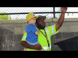 The mathematically average garbage truck drivers only make $40,000 a year. 4 Year Old Boy Has The Cutest Friendship With Garbage Man Youtube