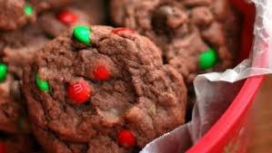 Recette Facile De Biscuits De Noel Au Pouding Au Chocolat Cookies Recipes Christmas Desserts With Biscuits Chocolate Christmas Pudding