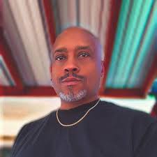 Who are recommended licensed contractors for building a retaining wall in  Pioneer Buckhorn?