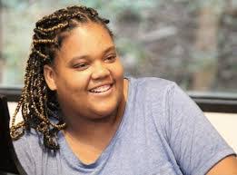 Julie Wickham's Instagram, Twitter & Facebook