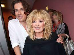 Jun 29, 2021 · публикация от алла пугачева —младшая (@guzel.pugacheva). Galkin Pokazal Kak Pugacheva Otplyasyvaet Na Vecherinke Na Novyj God Mk