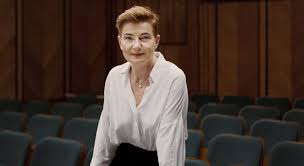 Jakub zulczyk, cunoscut(ă) pentru blinded by the lights. K4eqccxqw4de5m