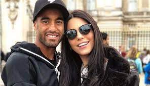 فقد تزوج اللاعب البرازيلي لوكاس مورا lucas moura نجم نادي باريس سان جيرمان الحالي اللبنانية التي تحمل الجنسية البرازيلية، وتُدعى لاريسا سعد. Ø§Ù„Ø¨Ø±Ø§Ø²ÙŠÙ„ÙŠ Ù„ÙˆÙƒØ§Ø³ Ù…ÙˆØ±Ø§ ÙŠØ±Ø²Ù‚ Ø¨Ø·ÙÙ„Ù‡ Ø§Ù„Ø«Ø§Ù†ÙŠ Ù…Ù† Ø²ÙˆØ¬ØªÙ‡ Ø§Ù„Ù„Ø¨Ù†Ø§Ù†ÙŠØ© Ø§Ù„Ø¨ÙˆØ§Ø¨Ø©