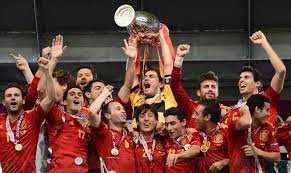 Kolejki fazy grupowej euro 2012, w którym reprezentacja hiszpanii zagra z włochami. Reprezentacja Hiszpanii Panowali Od 2008 Do 2013 Roku Magazyn Przegladu Sportowego