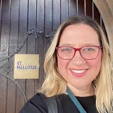 Amazon.co.uk: HANNAH STEELE: books, biography, latest update