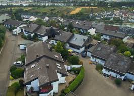 Restaurants flights holiday homes package holidays cruises car. Studie Viele Hausbesitzer Bei Der Asbest Sanierung Bzw Entsorgung Im Ruckstand