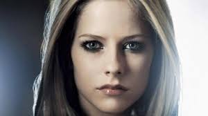 Résultat de recherche d'images pour "avril lavigne face"