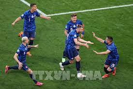 Trong đội hình ba lan hiện tại đang sở hữu robert lewandowski, tiền đạo xuất sắc vào loại bậc nhất châu âu và thế giới hiện tại. Pkxmnvtrehz4hm