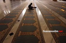 Nabi muhammad saw selalu senantiasa berdzikir dan ber doa setelah sholat. 7 Dzikir Yang Dianjurkan Rasulullah Seusai Shalat Suara Muslim