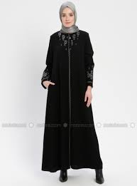 Modern Ferace Modelleri Siyah Astarsiz Kumas Cin Yakali Ferace Https Ift Tt 2sil1mv Moda Stilleri Giyim The Dress