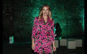 Fernanda serrano lançou ontem, 2 maio, no teatro tivoli bbva um livro sobre a história de cancro que a assombrou, e à sua família, e como conseguiram ultrapassar o problema. Fernanda Serrano Recorda O Cancro Nao Ha Dia Em Que Nao Me Lembre Que Vivi Esta Doenca