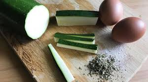 Zucchini Pommes Knusprig Und Low Carb Utopia De Rezept In 2020 Zucchini Pommes Aldi Rezepte Fingerfood Rezepte