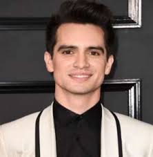 Just a few videos of sarah getting sung to for her birthday, you can pretty easily pick out which voice is brendon in the clips 😂 happy late 30th birthday s. Brendon Urie Birthday Real Name Age Weight Height Family Contact Details Wife Affairs Bio More Notednames