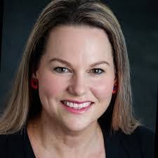 Suzanne Rath's Instagram, Twitter & Facebook