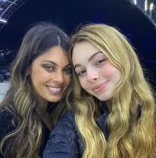 Isabella Justice's Instagram, Twitter & Facebook