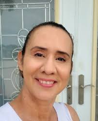 Bendice tu hogar 🙏 Tu casa respira 🏡 Tu casa te cuida Tu casa es alma que  también necesita. Bendícela con luz Bendicela con Amor Dios entra en ella,  trayendo su sol.