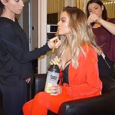 Another khloé selfie has gone viral. This Is How Much The Kardashians Earn Per Instagram Post Grazia