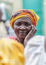 非洲的基督徒不仅成为政府、恐怖组织和宗教极端分子的迫害目标，而且还成为家庭成员的迫害目标，这是我们许多兄弟姐妹都非常了解的痛苦现实。然而他们仍长久忍耐地忠心作见证，不惜付上一切代价来推进上帝的国度。