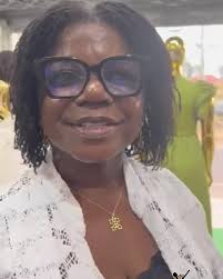 Auntie Jane Banning @ 70 Decor by- @fobiaa_flora_and_decor Video/Photgraphy  by- @butterflymomentsgh Dress by